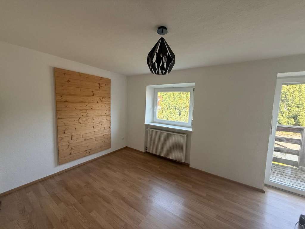 Immobilie in Bad Grönenbach - Wohnhaus mit Balkon im schönen 87730 Bad Grönenbach - Bild 1