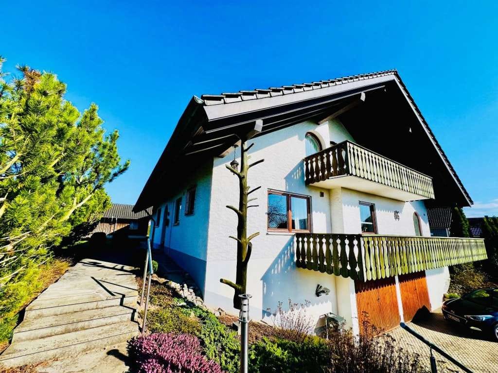 Immobilie in Jagstzell - Großzügiges 1-2 FH Landhaus (240 m²) auf 1.235 m² Grund;
in dörflicher Randlage 8 km v. Ellw. - Bild 3