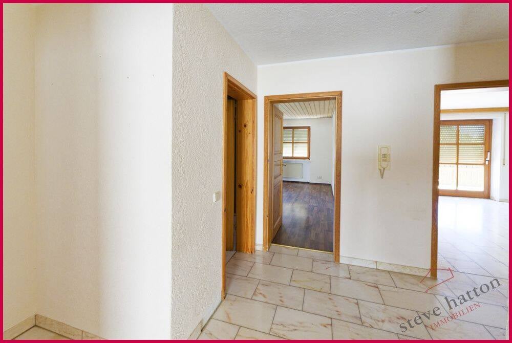 Immobilie in Fischach - Einfamilienhaus in ruhiger Lage am Ortsrand . (DG noch nicht ausgebaut) - Bild 4