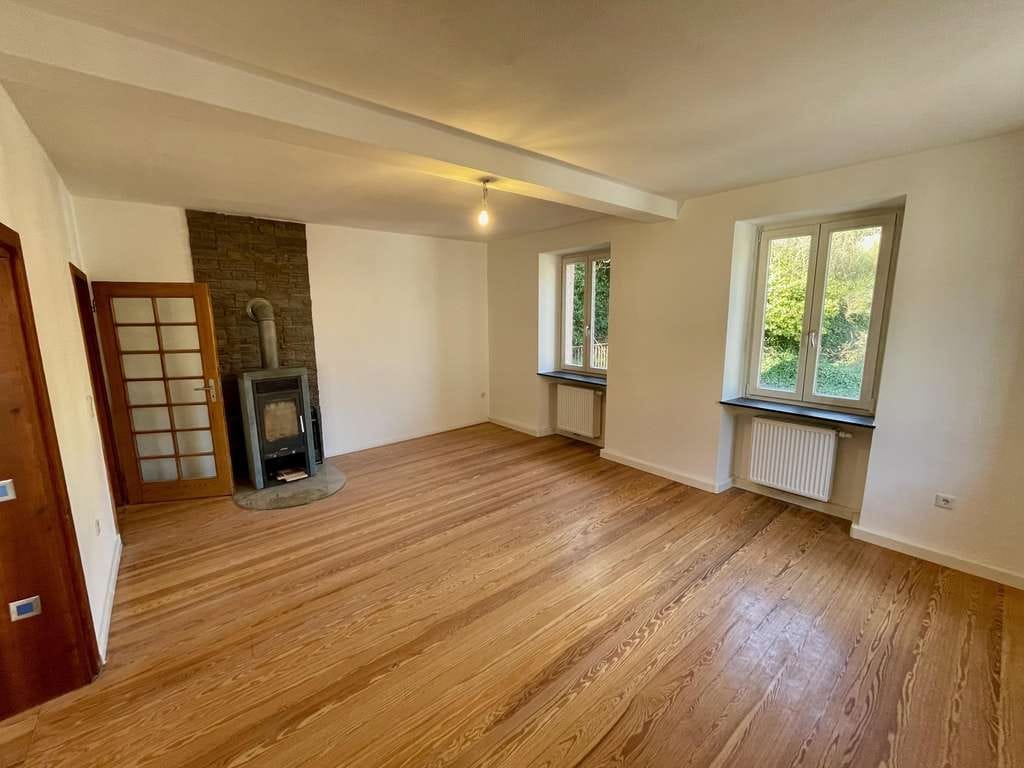 Immobilie in Frankeneck - Wunderschöne, komplett renovierte 140qm Altbauwohnung nahe Neustadt mit Garten & 2 PKW Stellplätzen - Bild 2