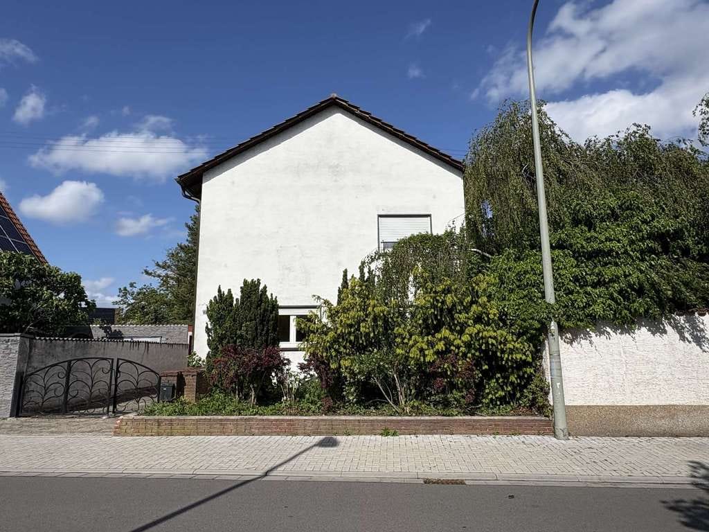 Immobilie in Neuhofen - Repräsentatives Einfamilienhaus mit Potential - Bild 0