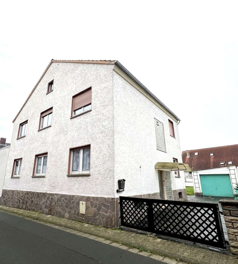 Immobilie in Langenselbold - Sanierungsbedürftiges Mehrfamilienhaus in Langenselbold - Bild 0