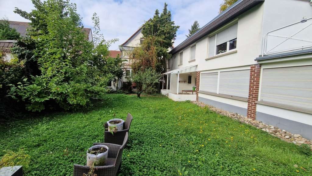 Immobilie in Eppelheim - Einfamilienhaus mit großer Einliegerwohnung in zentraler Lage - Bild 1