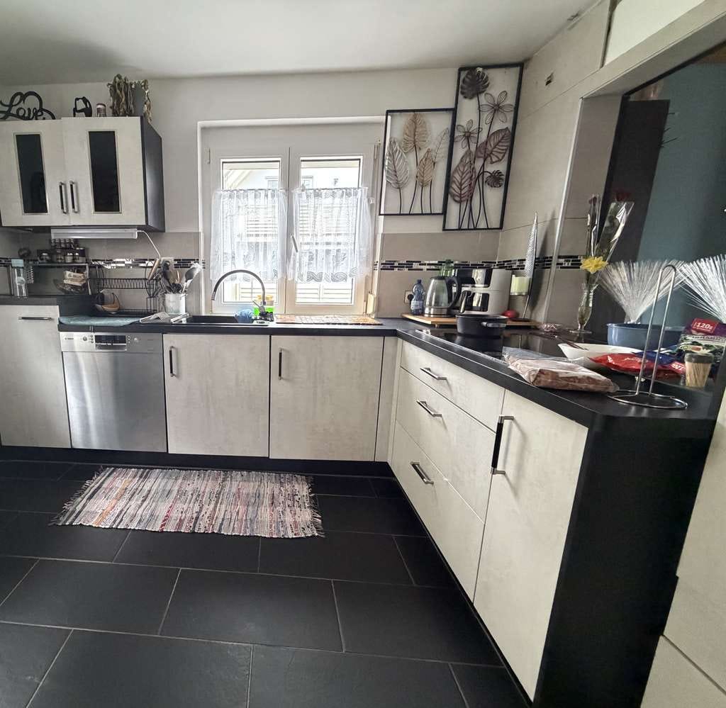 Immobilie in Mengen - CHARMANTES HAUS MIT ERKER, DACHTERRASSE UND VIEL PLATZ FÜR DIE GANZE FAMILIE - Bild 4
