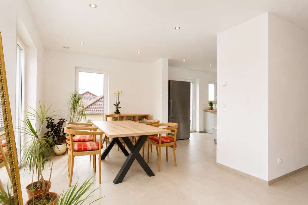Immobilie in Gondorf - Modernes Neubauhaus mit 1.330 m² Grundstück, PV-Anlage & Doppelgarage in monolithischer Bauweise ( - Bild 4