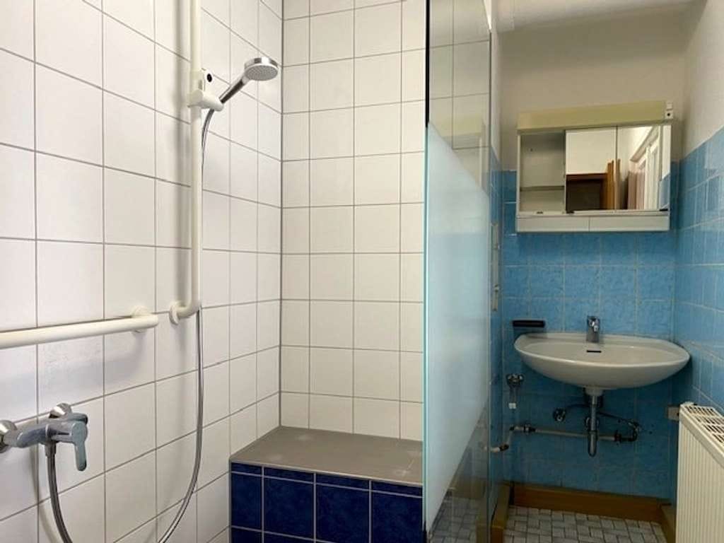 Immobilie in Erkenbrechtsweiler - Familienfreundliches Haus mit Garten - Bild 3
