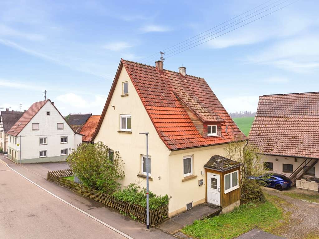 Immobilie in Schöntal - Freistehendes Einfamilienhaus mit Garten in ruhiger Wohnlage von Schöntal! - Bild 0