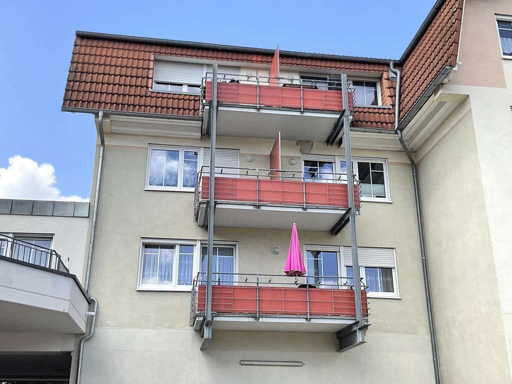 Immobilie in Furtwangen im Schwarzwald - Wohnen im Zentrum von Furtwangen – Komfortable 1,5-Zimmer Eigentumswohnung mit Balkon! - Bild 3