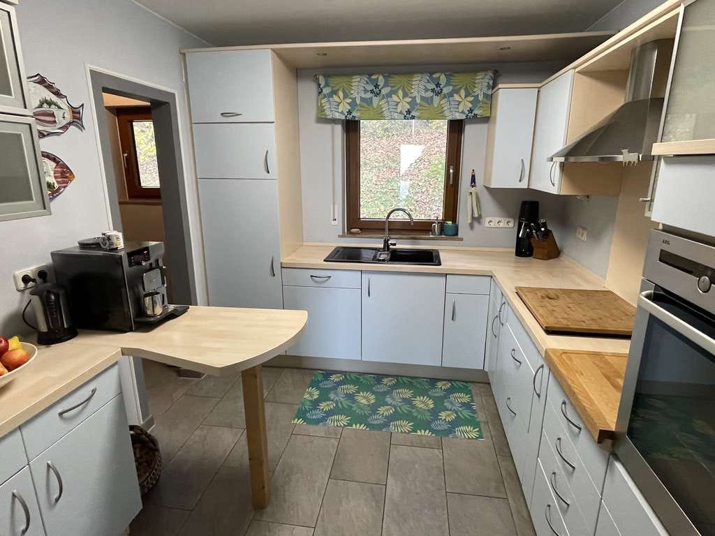 Immobilie in Erzenhausen - Gepflegtes 1-2 Familienhaus mit toller Aussicht - Bild 2