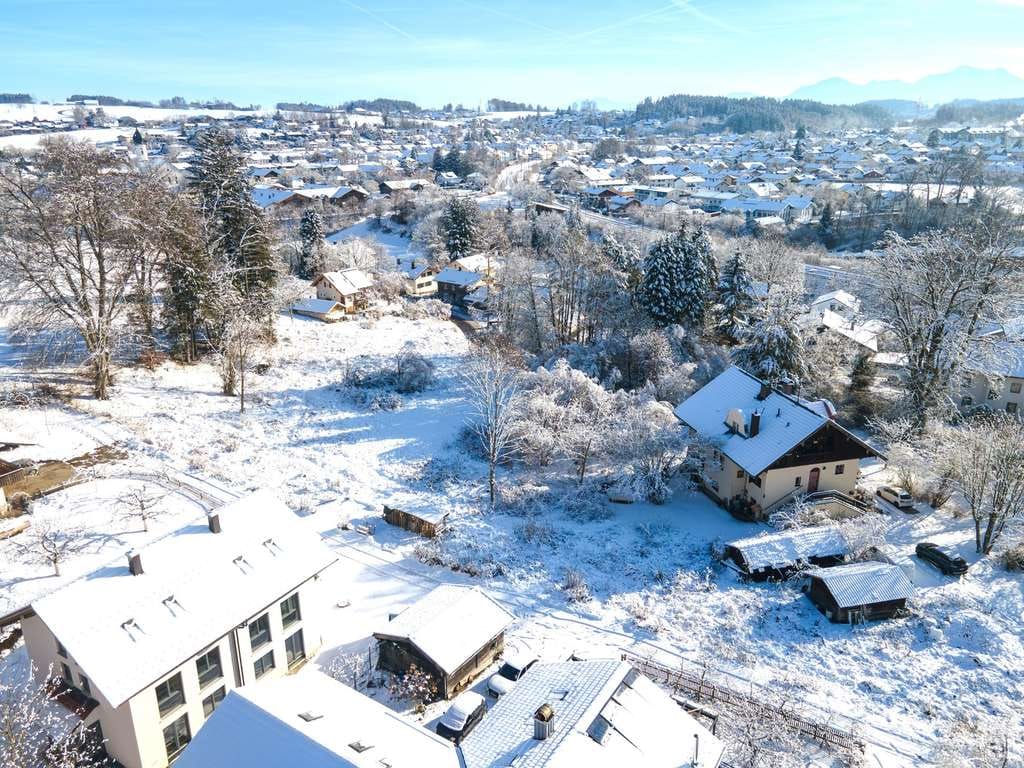 Immobilie in Bad Endorf - Neubau-Doppelhaushälfte in unverbautem Ortsrand mit Südhang und Bergblick - Bild 3