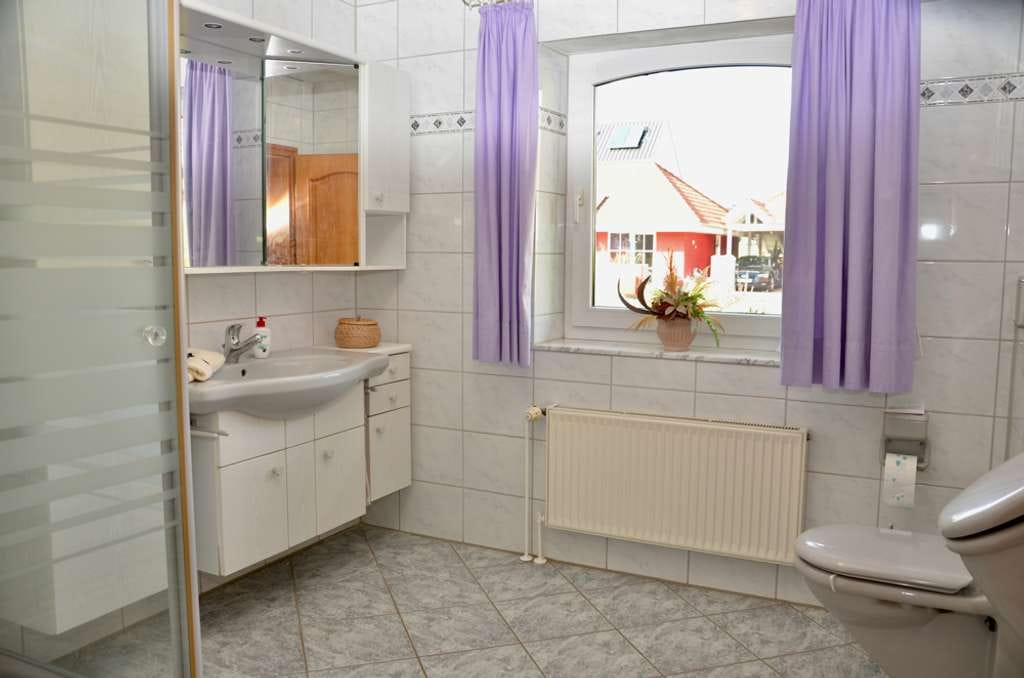 Immobilie in Apelern - Großzügiges Einfamilienhaus mit wohnähnlich ausgebautem Keller, Doppelgarage und großem Grundstück - Bild 4