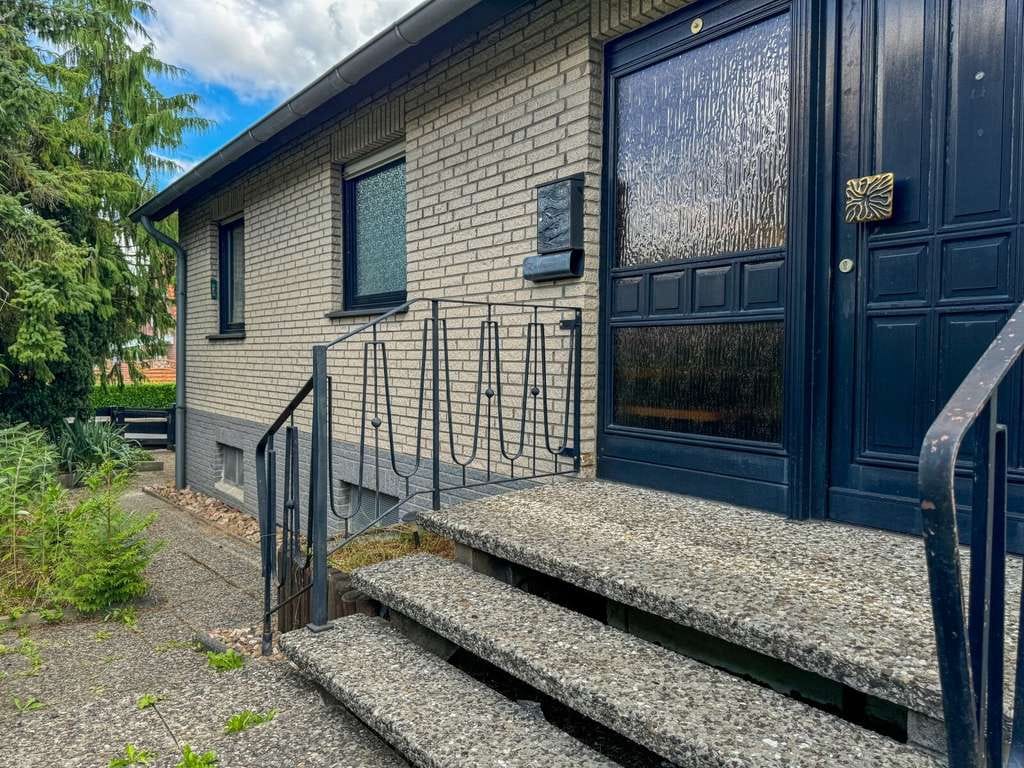 Immobilie in Lindhorst - Vollkeller, Doppelgarage & Ausbaureserve: EFH in ruhiger Lage - Bild 1