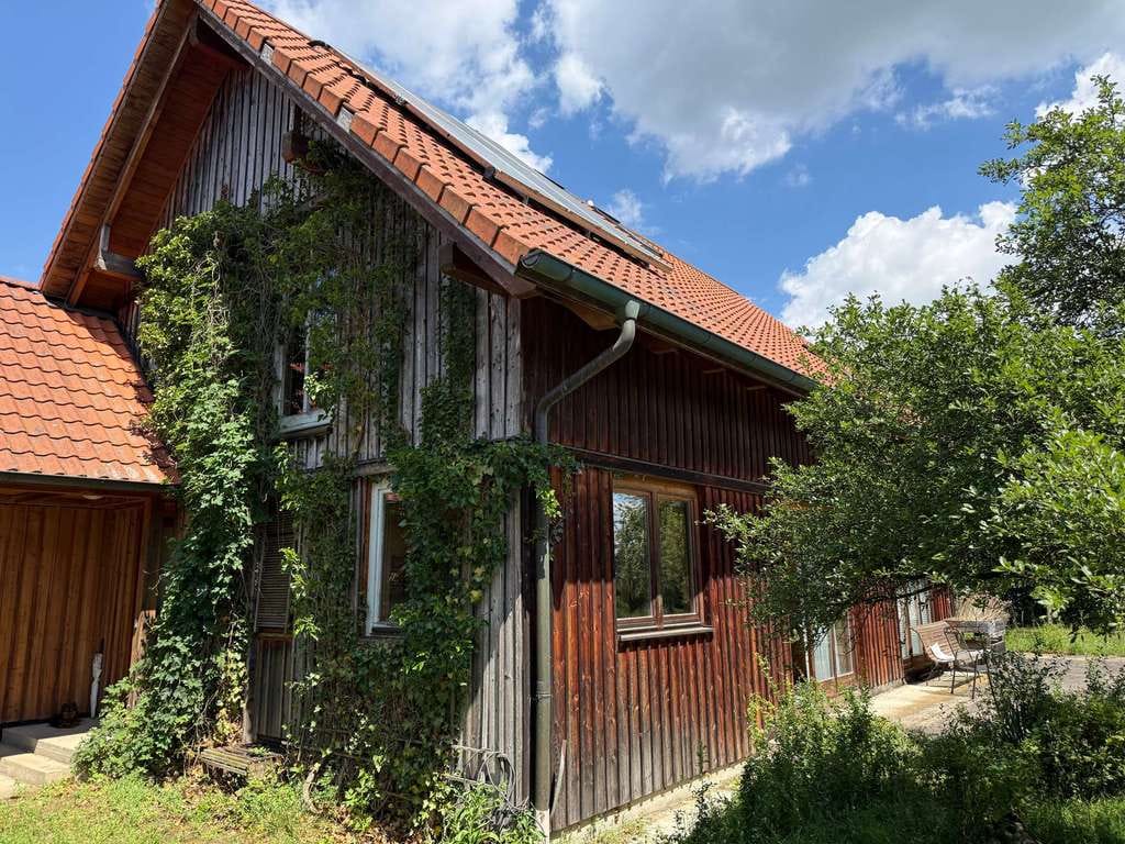 Immobilie in Aholfing - Großzügiges Einfamilienhaus mit Traumgrundstück und Hobbywerkstatt - Offene Besichtigung am 01.08. - Bild 1