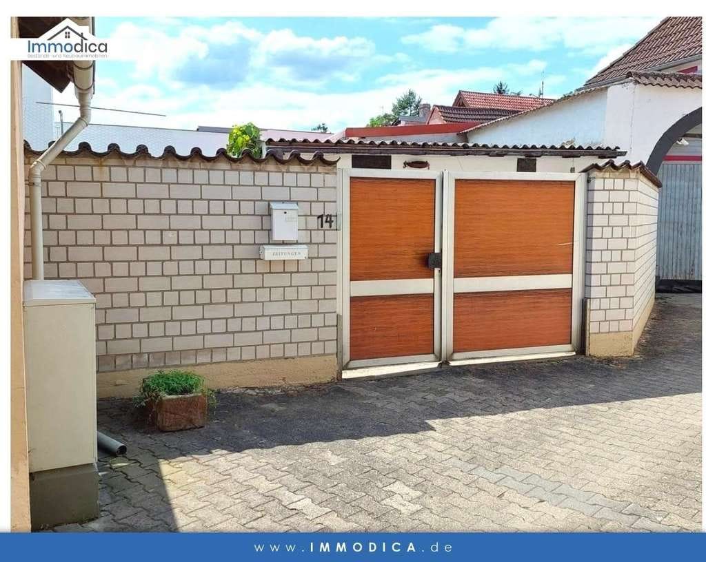 Immobilie in Großkarlbach - Einfamilienhaus mit Garage und Garten im historischen Ortskern von Großkarlbach - Bild 2