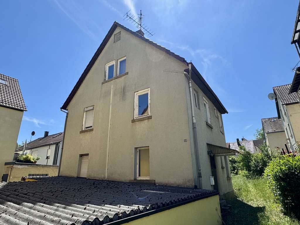 Immobilie in Heilbronn - Sanierungsbedürftiges Wohnhaus in Heilbronn-Böckingen! - Bild 1