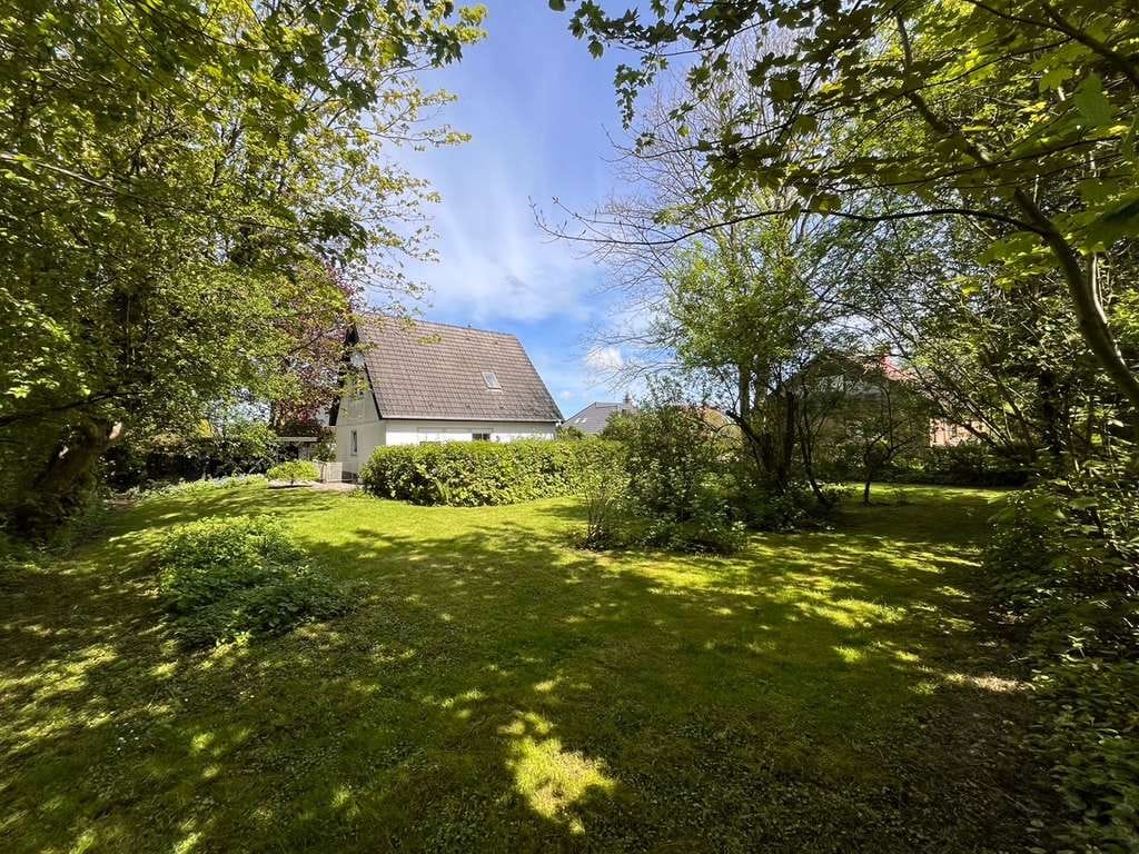 Immobilie in Tolk - Viel Platz für Ihre Wohnträume - Haus mit großem Garten - Bild 0