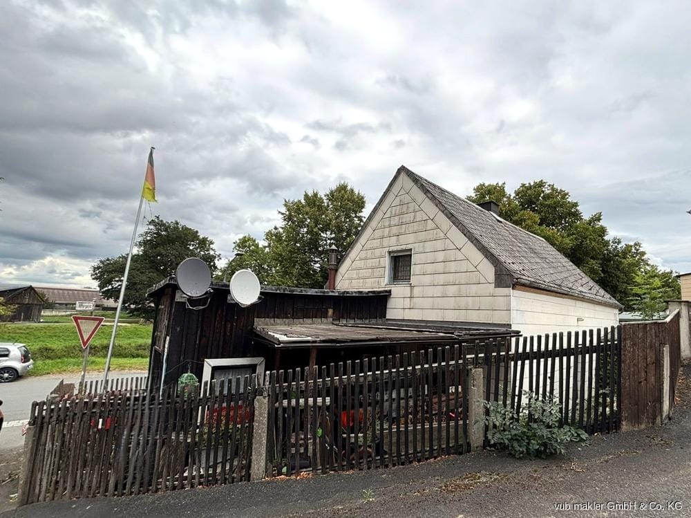 Immobilie in Hof - Charmantes Einfamilienhaus mit Garten in Hof. - Bild 3