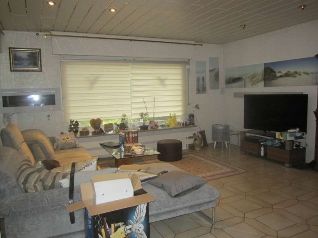 Immobilie in Rauenberg - Rauenberg: Einfamilienhaus/Bungalow an direkter Ortsrandlage (den Weinbergen), mit Pool. - Bild 4