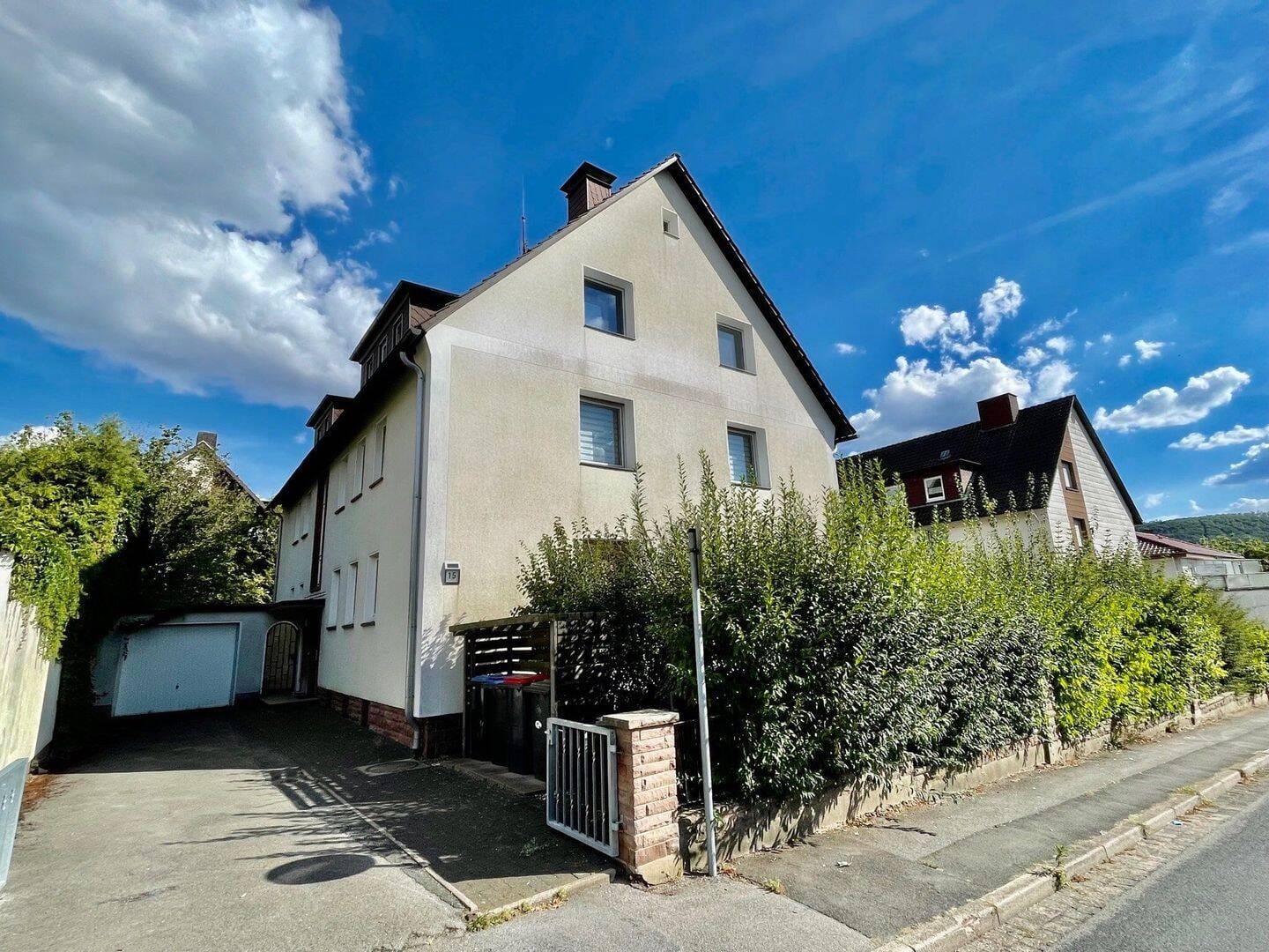Immobilie in Bad Pyrmont - Kapitalanlage mit Perspektive - Repräsentatives Renditeobjekt mit 6 Wohneinheiten in ruhiger, bevorzugter Wohnlage - Bild 2