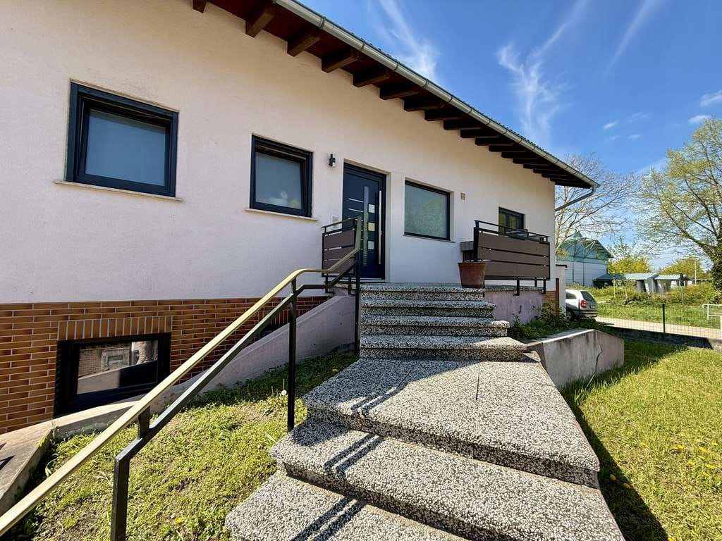 Immobilie in Büttelborn - Ein- bis Zweifamilienhaus mit Garten in Worfelden - Bild 0