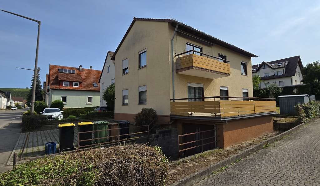 Immobilie in Mundelsheim - 8-Zimmer Mehrfamilienhaus mit Garage in Mundelsheim - Bild 1