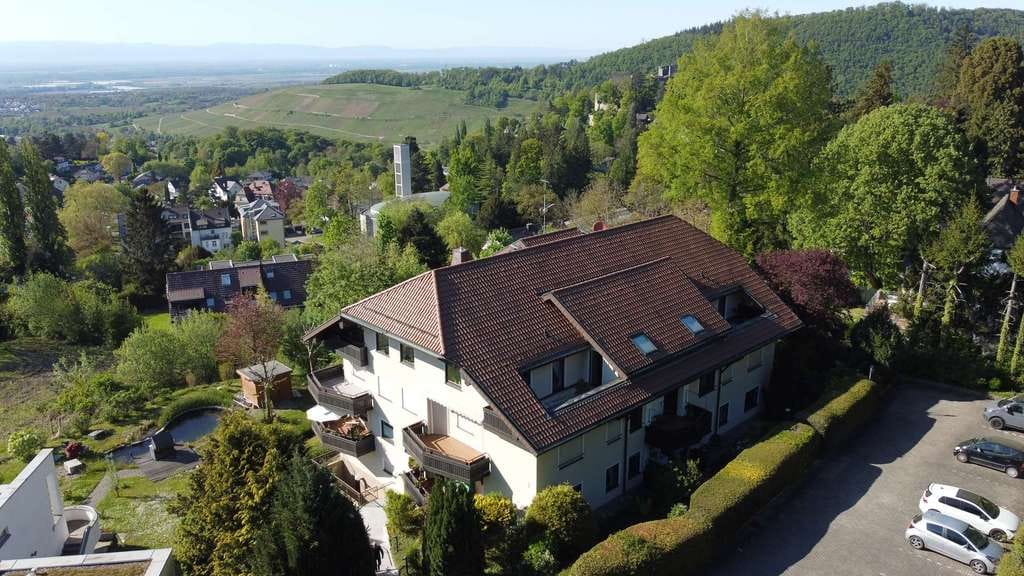 Immobilie in Badenweiler - 2-Zimmer Wohnung mit Aufzug und Stellplatz- Ideale Kapitalanlage oder zukünftiges Eigenheim - Bild 0
