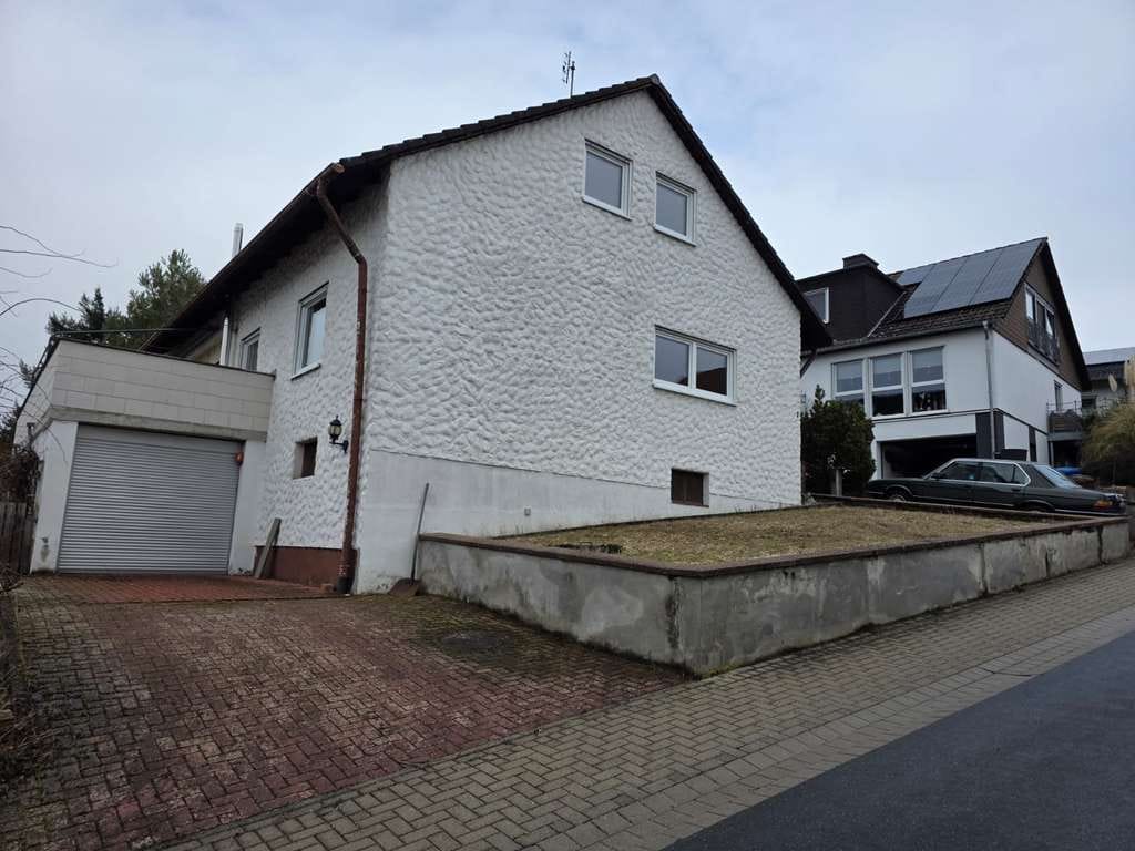 Immobilie in Villmar - 6-Zimmer Einfamilienhaus in Villmar mit Garten und Garage - Bild 0