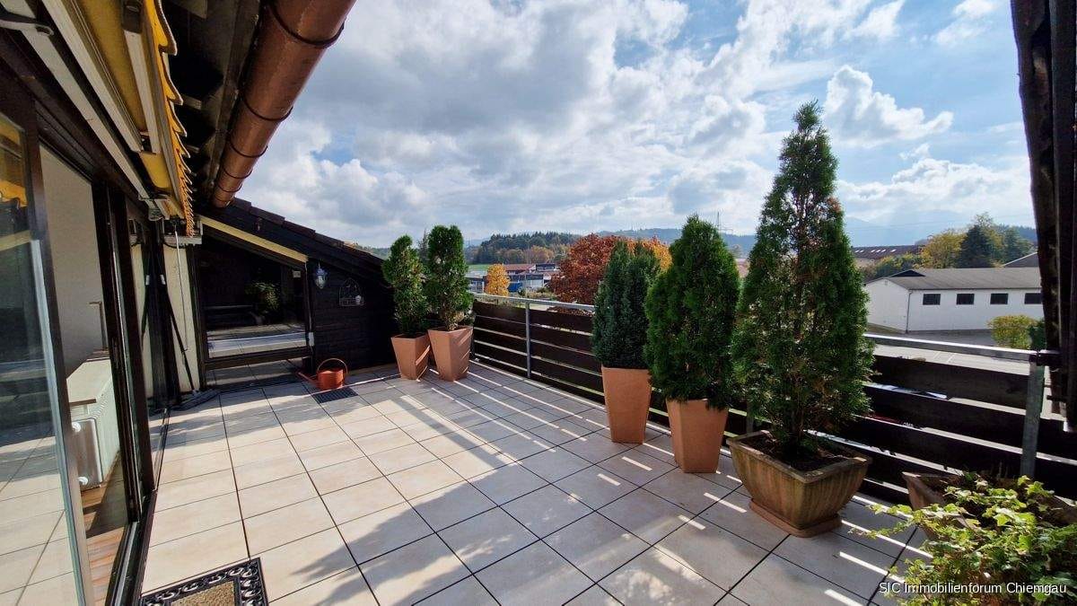 Immobilie in Traunstein - Großzügige 6 Zi.- Dachterrassenwohnung mit Bergpanoramablick in Traunstein-Haslach! - Bild 1