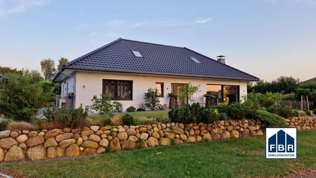 Immobilie in Techentin - Zukunftssicher und energieeffizient: Premium-Immobilie mit Seeblick und Pool - Bild 4