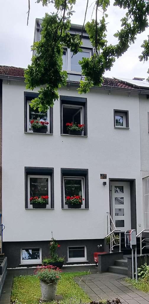 Immobilie in Waltrop - Wohnen am Waldrand**Charmantes Reihenmittelhaus - **Top renoviert und naturnah gelegen** - Bild 0