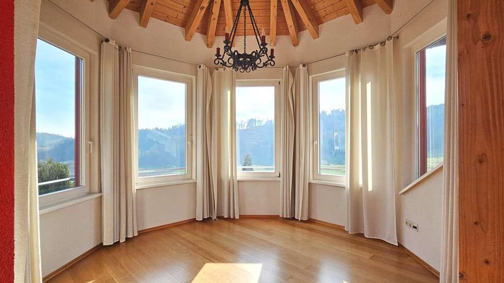 Immobilie in Deggenhausertal - Bezugsfreies 3-Familienhaus mit viel Potenzial. Sonnige Wohnlage mit herrlichem Weitblick - Bild 4