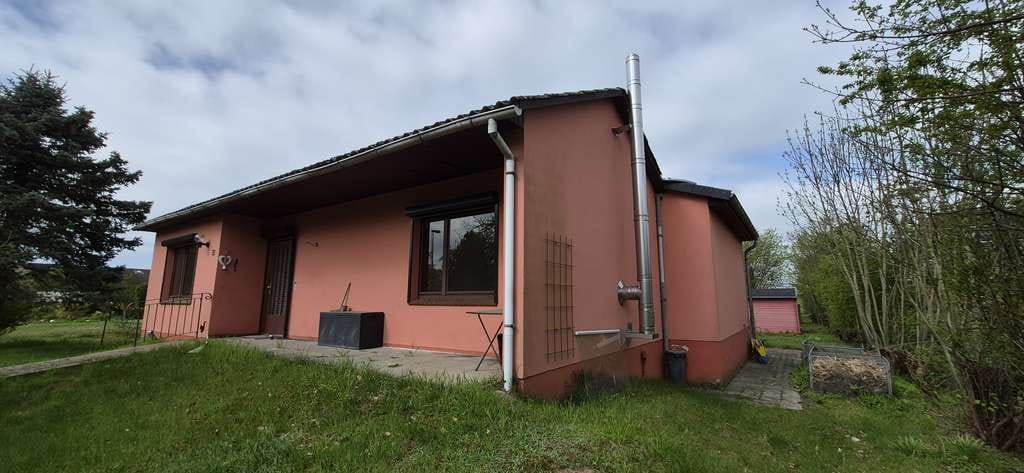 Immobilie in Höhbeck - Direkt am Elbdeich * Kleiner, feiner Bungalow auf großem Grundstück mit EBK, Kamin und Garage - Bild 2