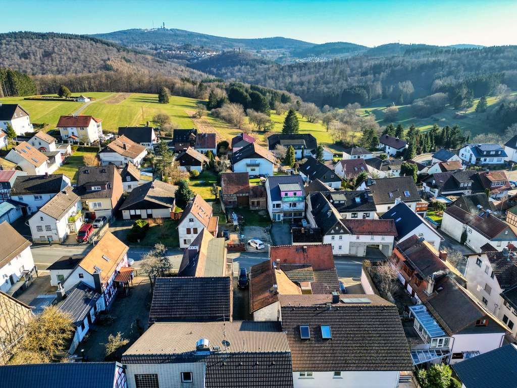Immobilie in Schmitten - Großes Familienanwesen mit Innenhof und Garten - Bild 0