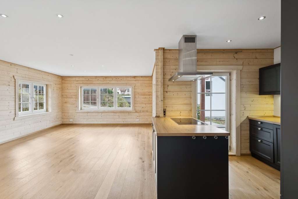 Immobilie in Hornbach - Modernes Wohnen auf einer Ebene – gepflegter Holz-Bungalow mit viel Platz und Wohlfühlcharakter - Bild 4