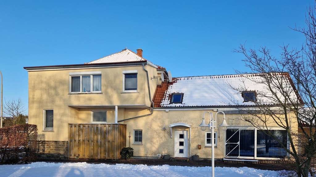 Immobilie in Nienstädt - modernisiertes Zweifamilienhaus mit großem Grundstück in Meinefeld - Bild 2