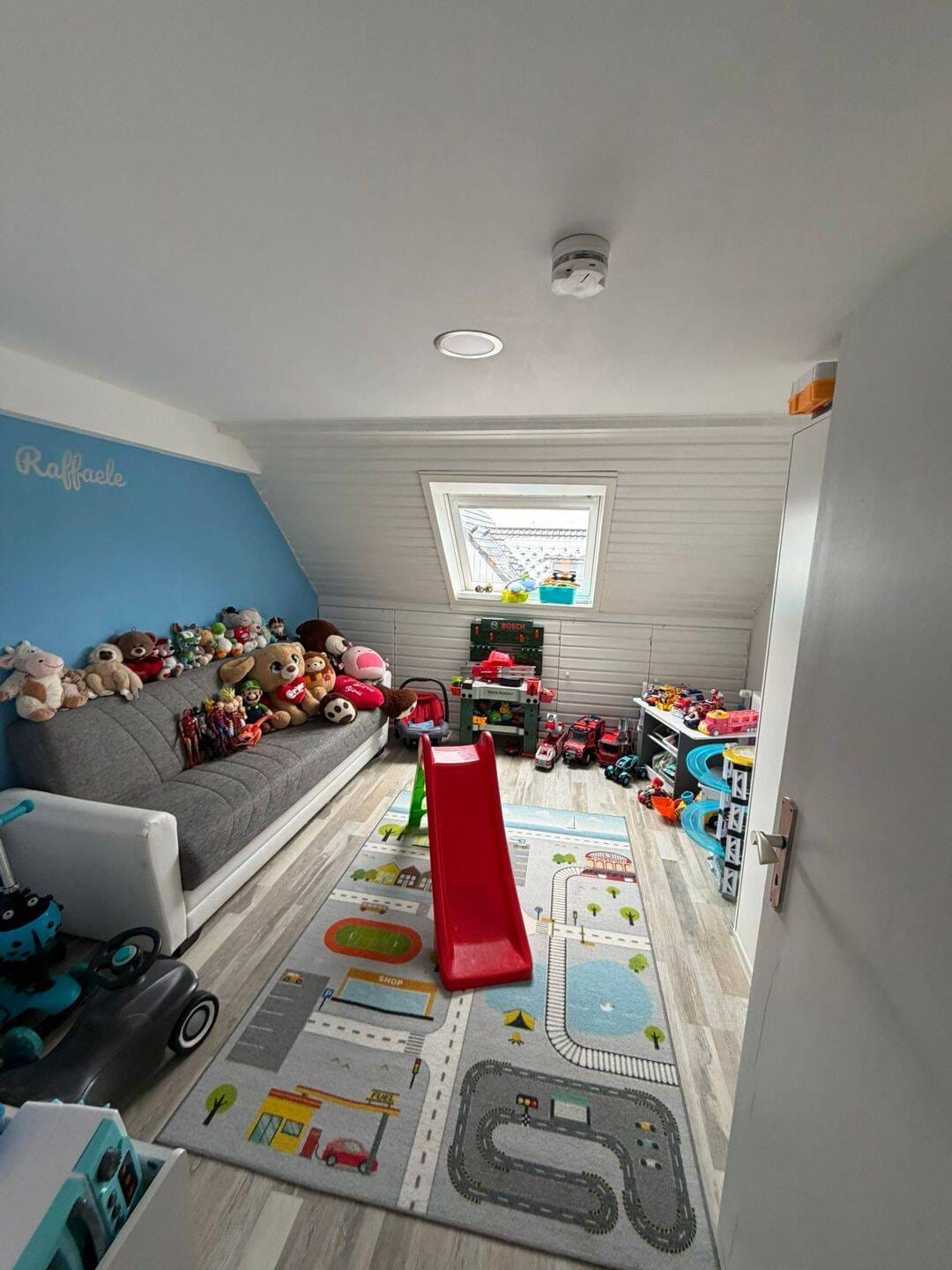 Immobilie in Königsfeld im Schwarzwald - Hochwertig sanierte Wohnung mit Balkon & zusätzlichem Appartment - Bild 4