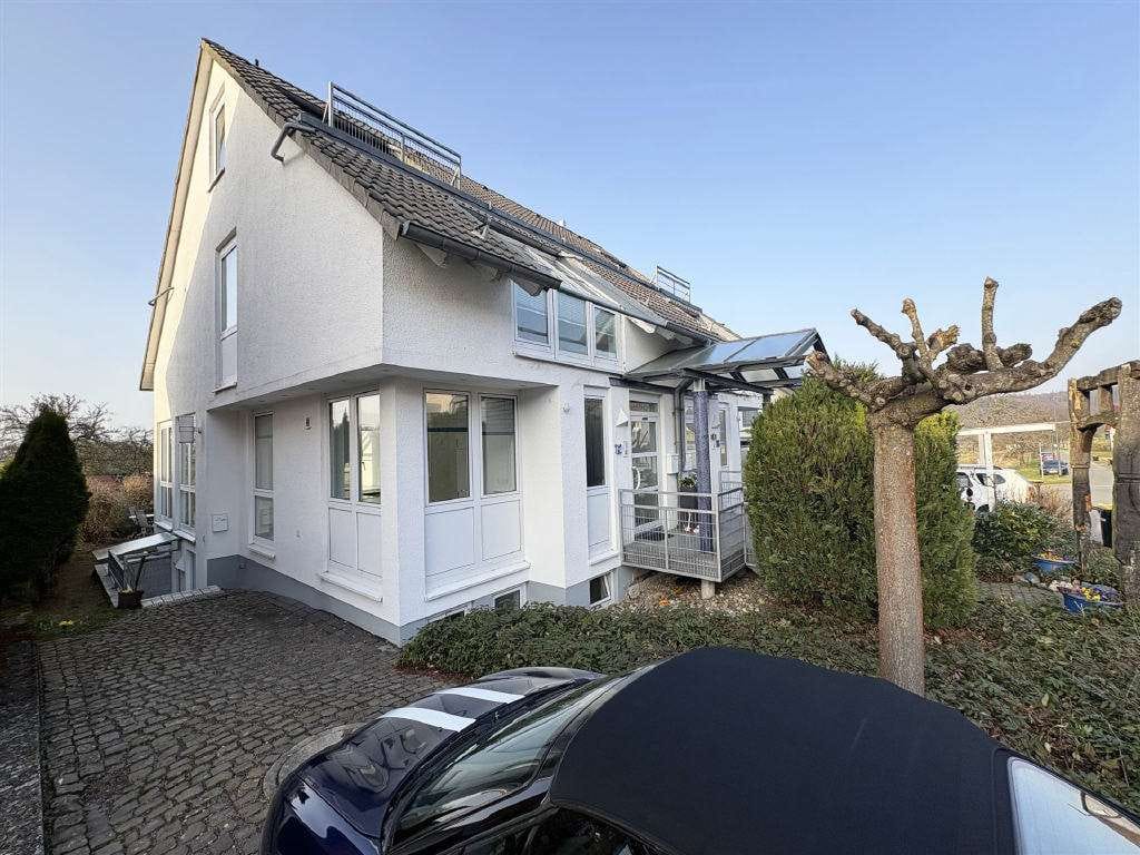 Immobilie in Schlangenbad - Große Doppelhaushälfte mit Garten und traumhaftem Blick ins Grüne in unverbaubarer Feldrandlag - Bild 2