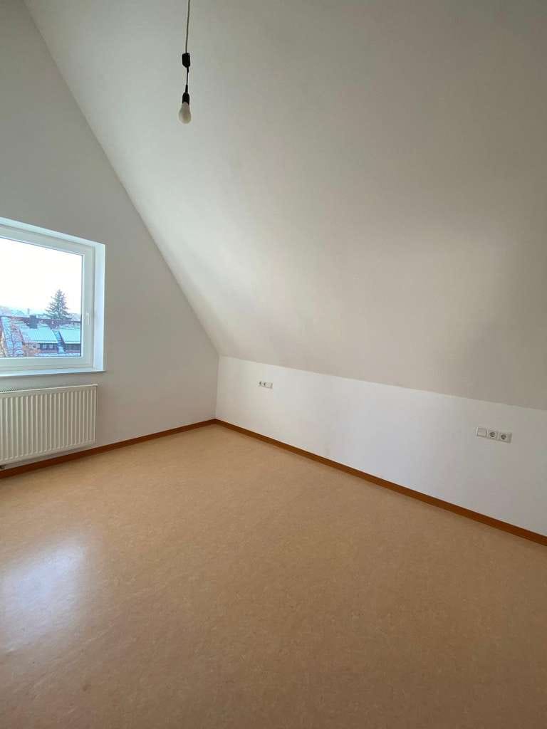 Immobilie in Pfalzgrafenweiler - Gemütliche Dachgeschosswohnung mit offenem Gebälk - Bild 2