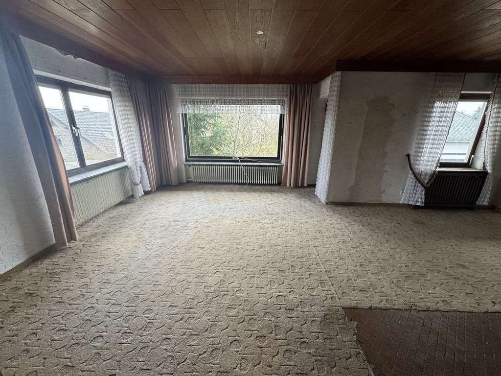 Immobilie in Mehren - ***Großzügiges Einfamilienhaus mit Einliegerwohnung*** - Bild 3