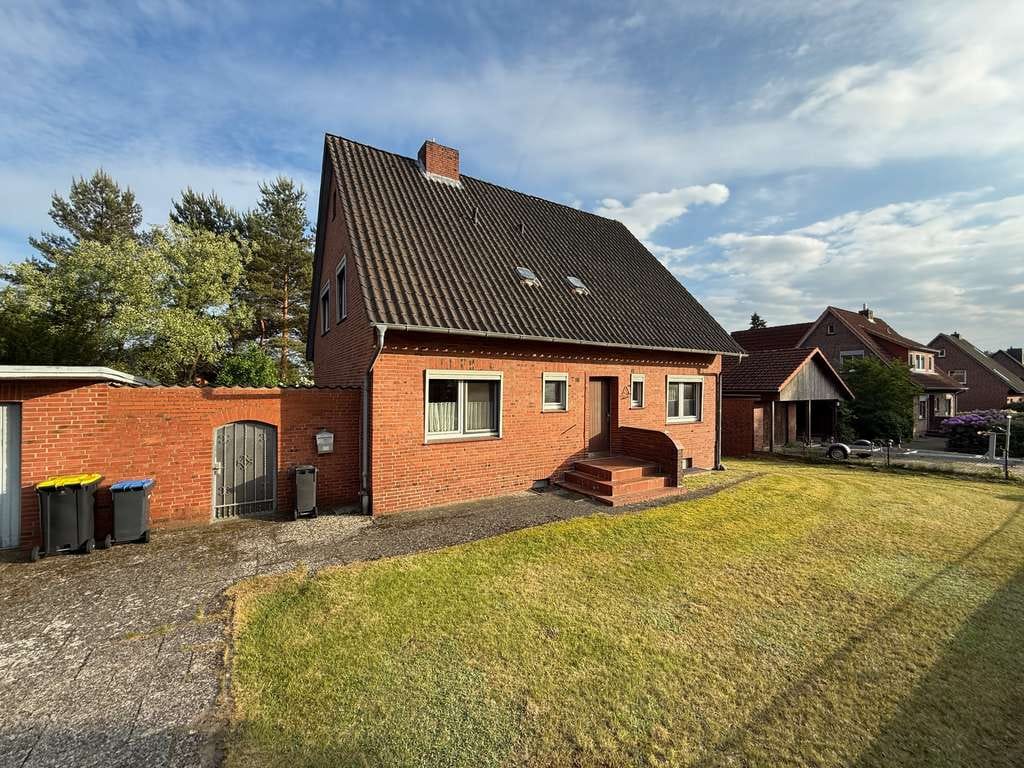 Immobilie in Adendorf - *** Großzügiges Einfamilienhaus mit Vollkeller in Adendorf *** - Bild 0