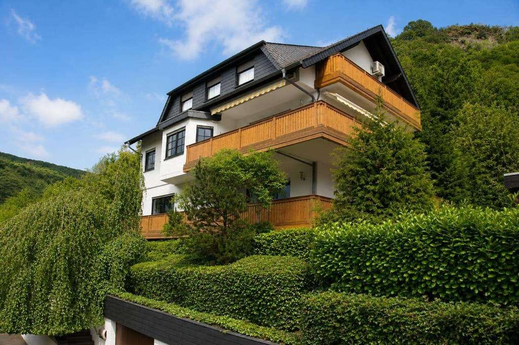 Immobilie in Kestert - Exklusives Einfamilienhaus mit Rheinblick in einzigartiger Lage im UNESCO-Welterbe - Bild 0