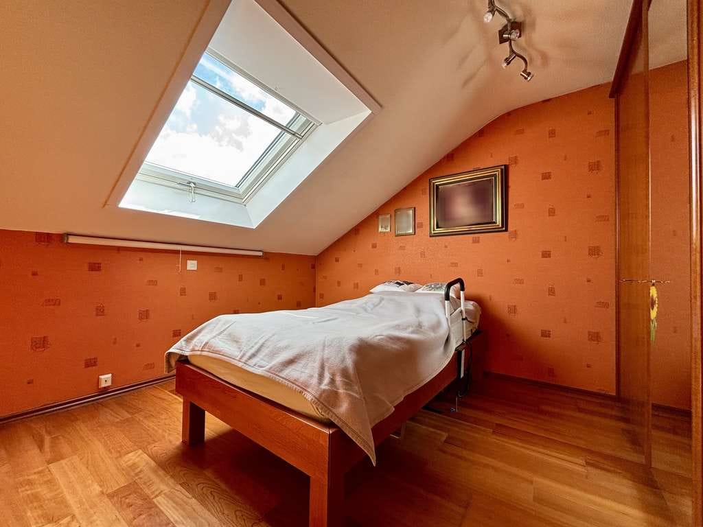 Immobilie in Geislingen - Sonnige 2-Zimmer-Dachgeschosswohnung mit gemütlichem Flair und Weitblick auf Geislingen - Bild 3