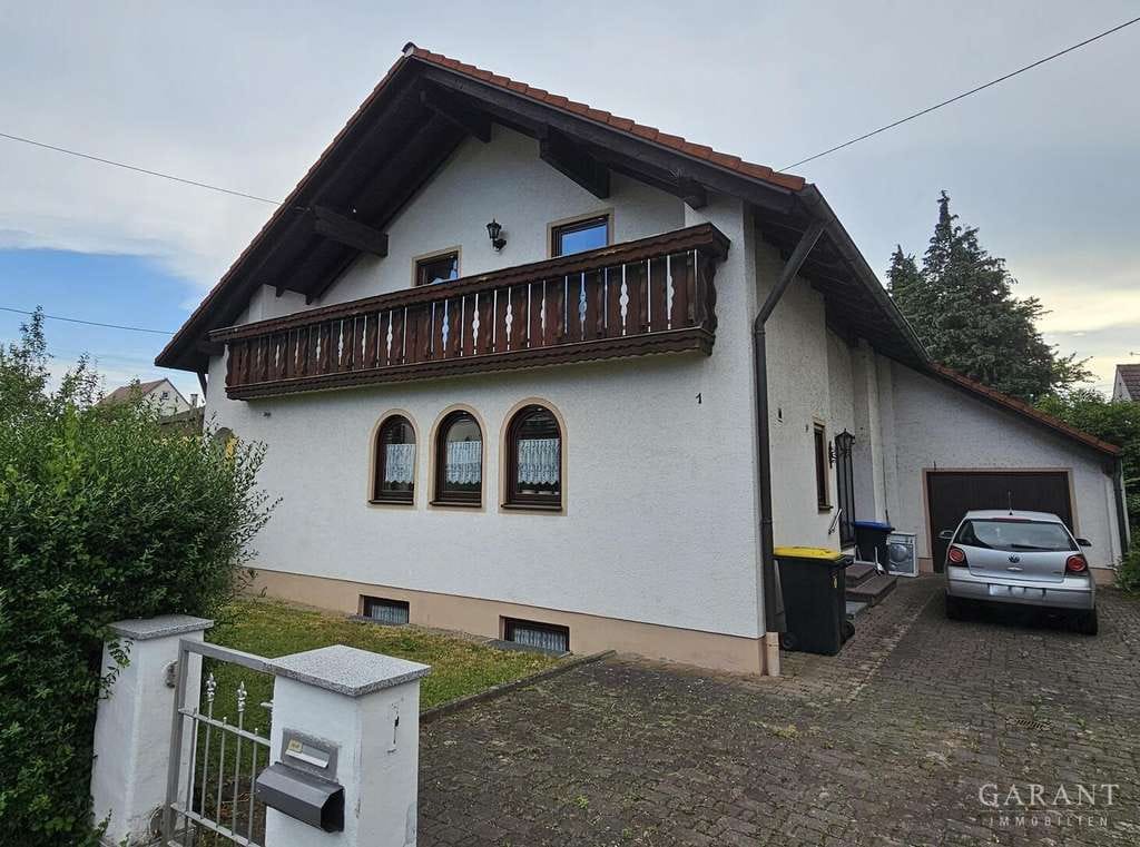Immobilie in Ichenhausen - Charmantes Einfamilienhaus mit großem Garten und viel Platz zum Wohlfühlen - Bild 0