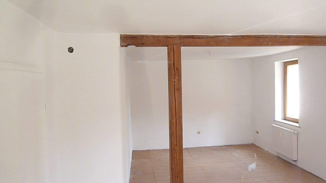 Immobilie in Bergtheim - Kleines Haus, 3 Zimmer, Wfl. 85 qm, Stellplatz, Bad m. Wanne, Heizung mit Solarthermie 2021 neu - Bild 4