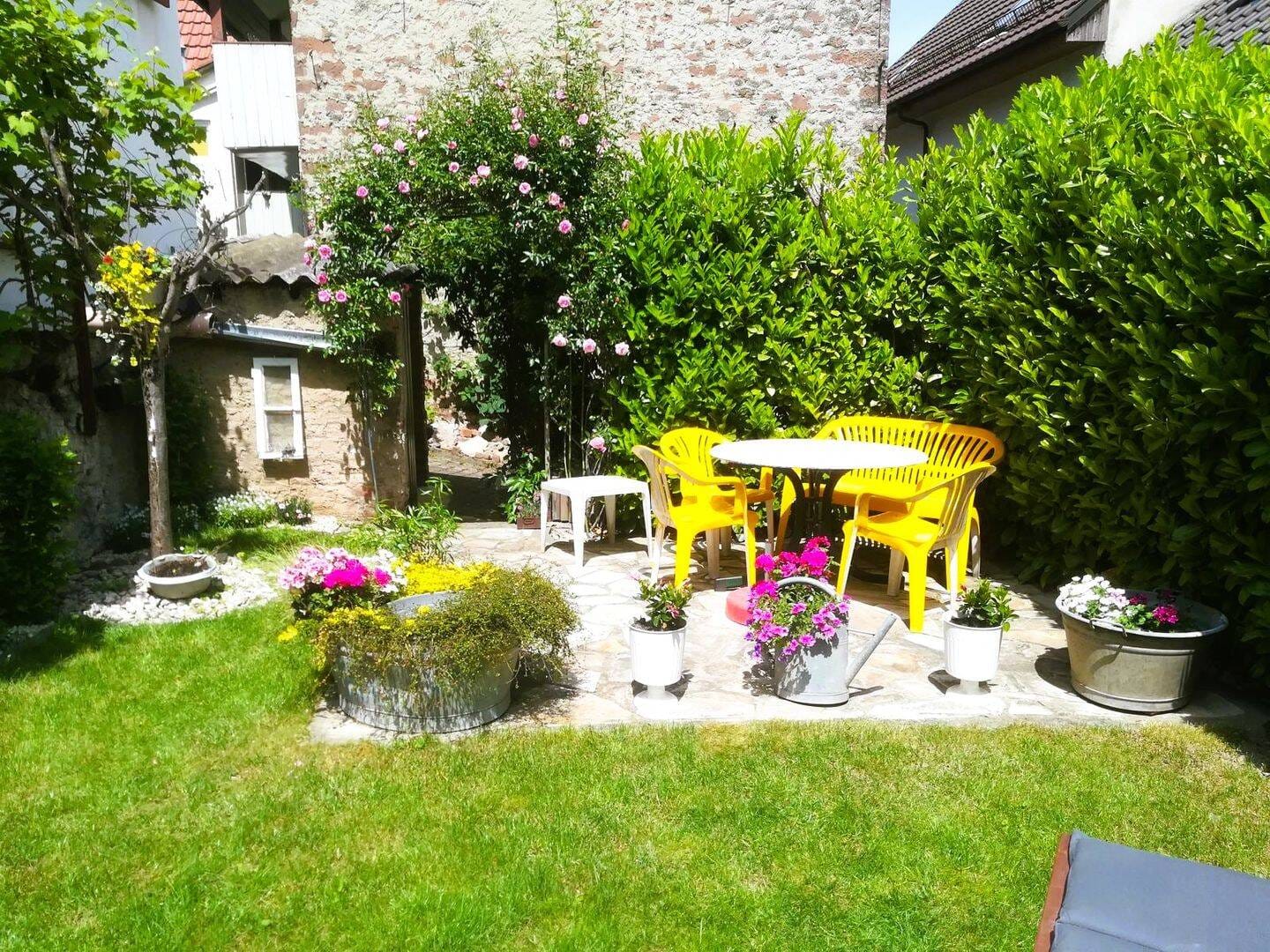 Immobilie in Ettenheim - Gemütliches Familienhaus mit Gartenidylle und separater Ferienwohnung in der Altstadt von Ettenheim - Bild 2