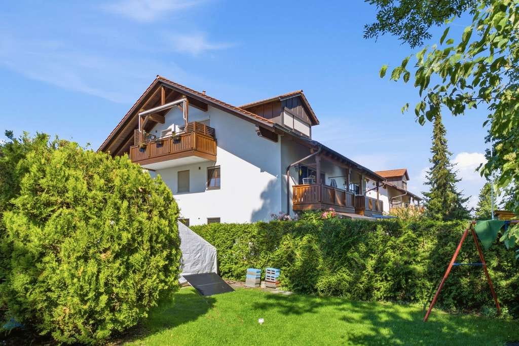 Immobilie in Bruckmühl - Sehr gut ausgestattete 2-Zi-Whg. mit SW-Balkon und Blick ins Grüne - Bild 0