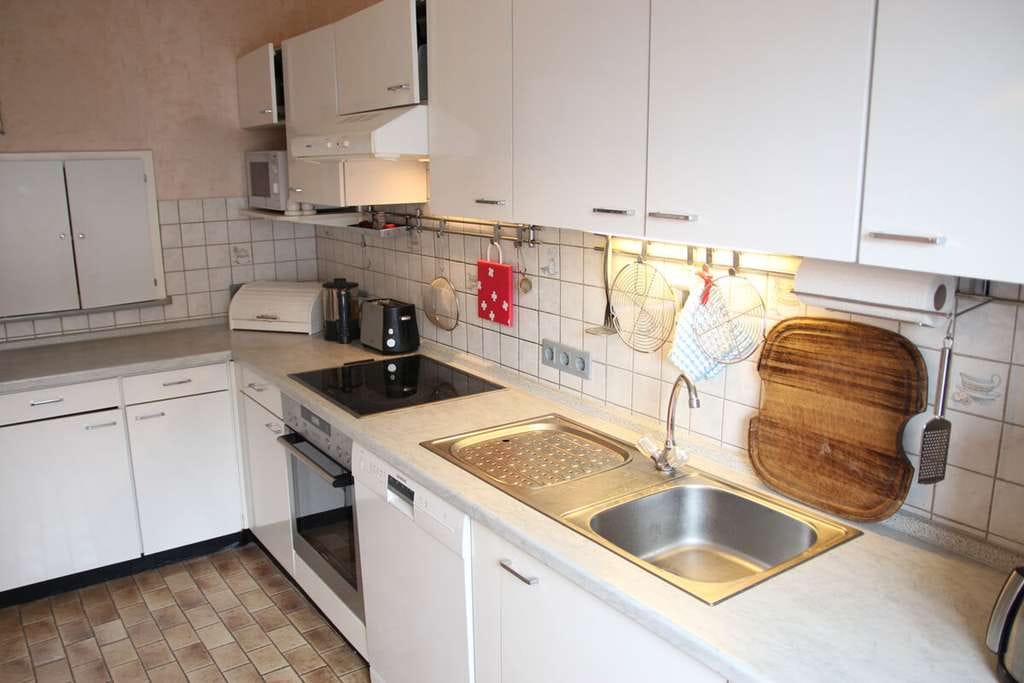 Immobilie in Tostedt - EXCLUSIV!  REIHENMITTELHAUS MIT VOLLKELLER WINTERGARTEN UND GARAGE - Bild 3