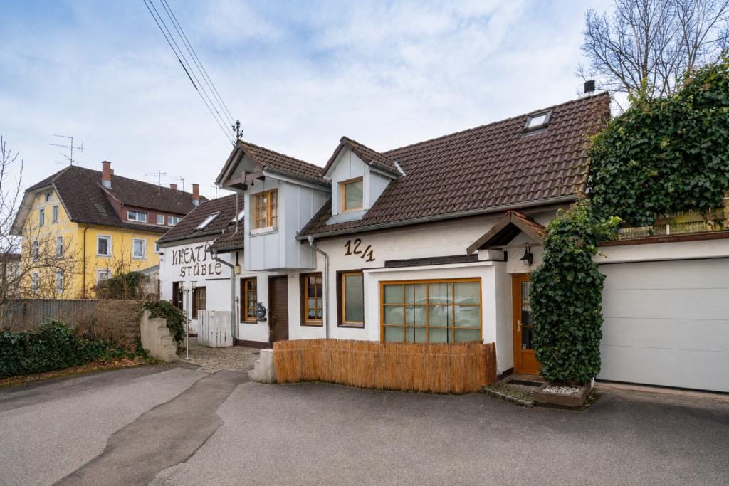 Immobilie in Villingen-Schwenningen - Neue Chance! Wohnhaus in VS-Villingen | Zentrumsnah | 4 Zimmer | Besonderer Charme - Bild 2