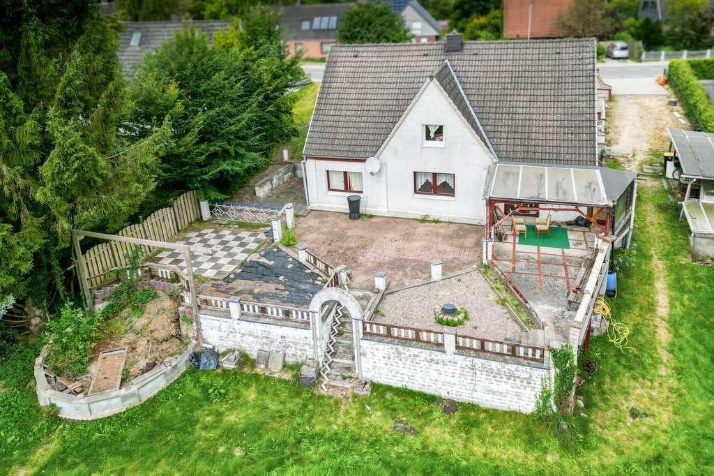 Immobilie in Bordesholm - Renovierungsbedürftiges Einfamilienhaus auf traumhaftem Grundstück - Bild 1
