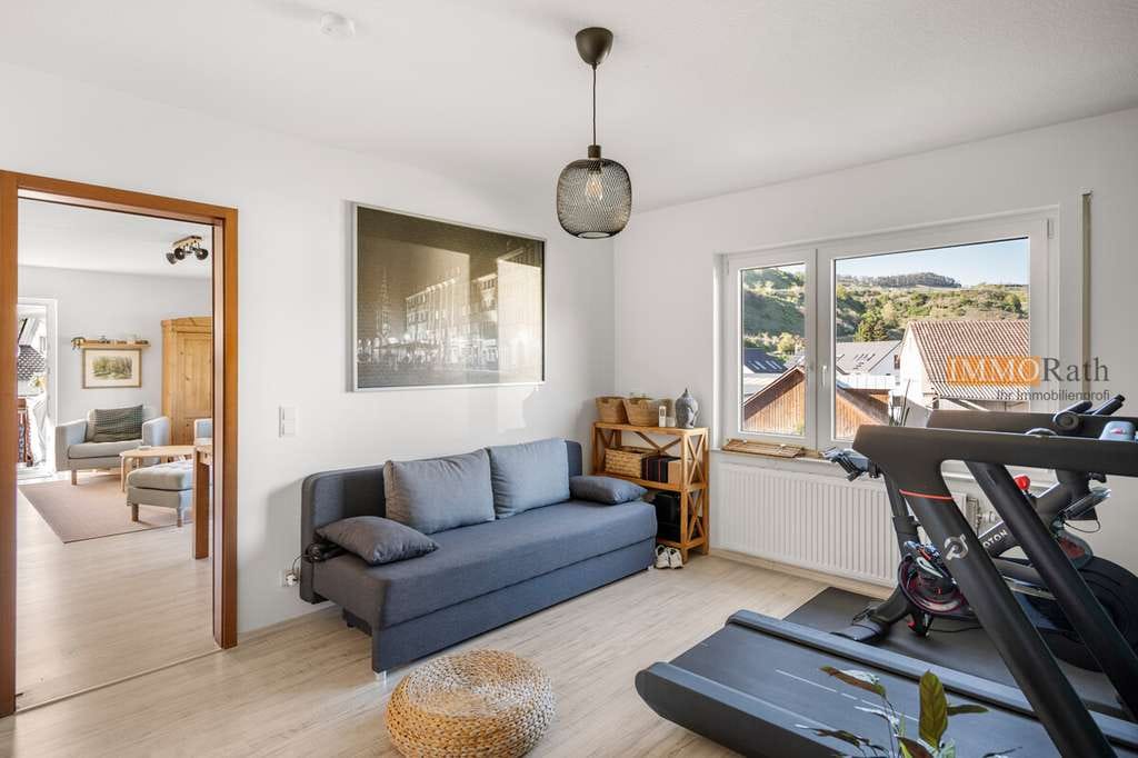 Immobilie in Vogtsburg im Kaiserstuhl - IMMORath.de - Zweifamilienhaus mit viel Platz & Garten - Bild 2